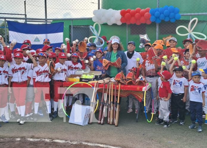 Foto: Alcaldía de Managua impulsa el béisbol infantil con entrega de material deportivo/TN8