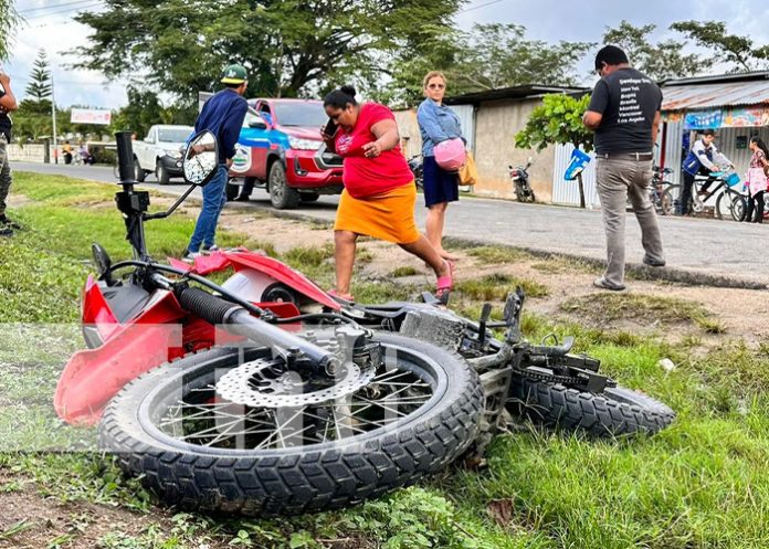 Foto: Motociclista arrolla a un joven peatón en municipio de Jalapa/TN8