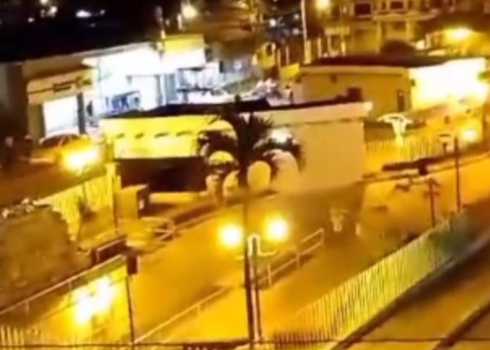 Balacera afuera de un hospital deja tres muertos en Ecuador