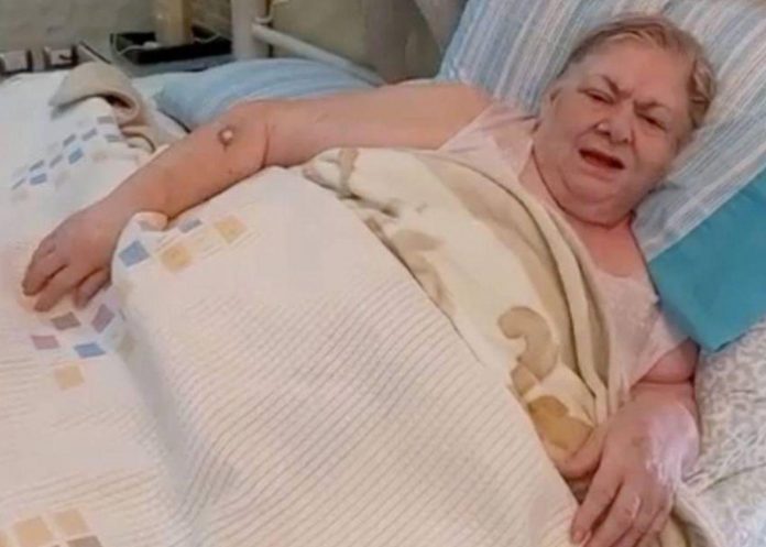 2 Reportan hospitalizada a Paquita la del Barrio