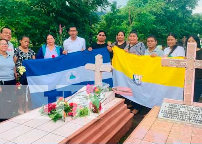2 Foto: Docentes realizan conmemoración en honor a los fieles difuntos en Ometepe/Cortesía