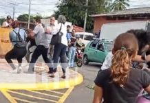 Mujeres protagonizan pelea épica después de un funeral en Granada (VIDEO) Mujeres protagonizan pelea épica después de un funeral en Granada (VIDEO)