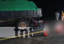 Motociclista perece al estrellarse contra camión estacionado en Tipitapa Motociclista perece al estrellarse contra camión estacionado en Tipitapa