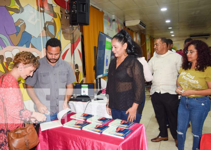 Presentan obra literaria del Poeta Costeño Carl Rigby en Bilwi