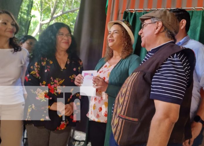 Foto: ¡En Managua reconocen la creatividad de negocios creativos, entre ellos el Grupo Guachipilín!/TN8