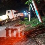 ¡Cerca del desastre! Rastra casi termina al fondo de un cauce en Ometepe Foto: ¡Cerca del desastre! Rastra casi termina al fondo de un cauce en la Isla de Ometepe/TN8