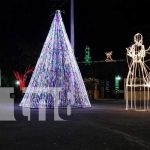 Parques y plazas de Granada cobran vida con las luces de la temporada Parques y plazas de Granada cobran vida con las luces de la temporada