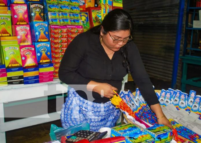 ¡Prepárate para las Purísimas! Comerciantes de Masaya ofrecen productos pirotécnicos
