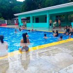 Familias se tiran un «chapuzón» en las piscinas de Xilonem Foto: Diversión en Xilonem /TN8