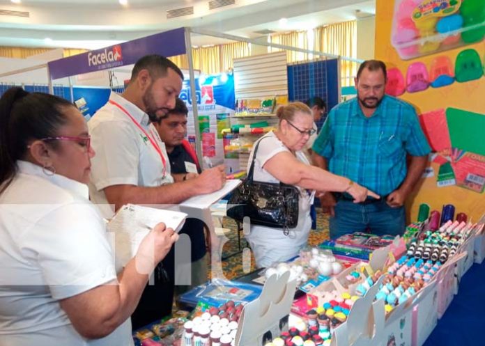 4 Foto: Inició la Expouniversal 2023, con diversas ofertas escolares / TN8