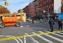 Joven muere aplastado por una grúa manejada por su propio padre en Nueva York Joven de 19 años muere aplastado por una grúa en Nueva York