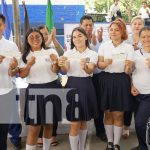 ¡Felices! Bachilleres de Nicaragua reciben su bono escolar de 3 mil córdobas Foto: Entrega de bono escolar a bachilleres en Nicaragua / TN8