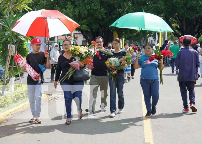 Foto: Cementerios de Nicaragua visitados por familias / TN8
