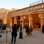 Netflix reabre majestuoso cine en Hollywood