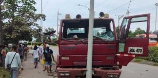 Niña murió al ser golpeada por una llanta en Colombia