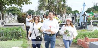 Foto: Homenaje a maestros que pasaron a otro plano de vida en Nicaragua / TN8