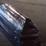 Macabro: Ataúd con cadáver es dejado a la deriva en las calles de Ecuador Dejan ataúd con el cadáver dentro en Ecuador