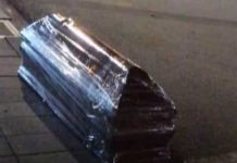 Macabro: Ataúd con cadáver es dejado a la deriva en las calles de Ecuador Dejan ataúd con el cadáver dentro en Ecuador