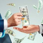 Se 'emborrachó' y le transfirió medio sueldo a su ex