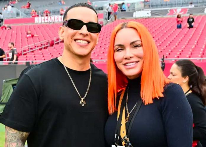 Esposa de Daddy Yankee pide ayuda en otro extraño mensaje