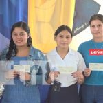 Más de 2 mil bonos escolares fueron entregados en Estelí Foto: Entregan bonos a bachilleres de Estelí / TN8