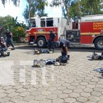 Ojo con el tanque de gas: Ejercicio con miembros de Bomberos Unidos Foto: Bomberos hacen ejercicio sobre fuga de tanques de gas / TN8