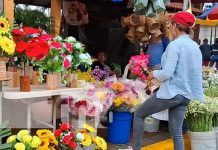 Foto: Comercio de flores en Jinotepe / TN8