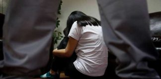 Pervertido detenido por tocar a una niña en Ecuador