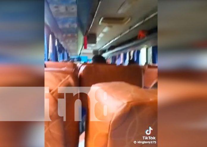 Foto: TikTok viral en Nicaragua expone vida de pasajeros / TN8