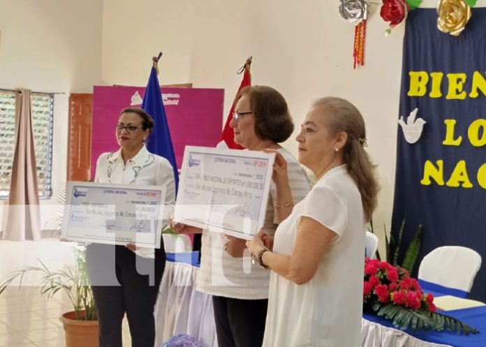 Foto: Entrega de utilidades de la Lotería Nacional / TN8