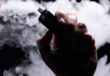 Australia prohibirá la importación de cigarrillos electrónicos desde el 1 de enero Australia prohíbe importación de vapeadores desechables