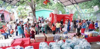 Foto: Claro suma sus esfuerzos para la colecta navideña en pro del hogar "Juntos por Pajarito Azul"/Cortesía
