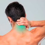 ¿Sabías que el dolor del cuello va más allá de la torsión muscular? Foto: consecuencias del dolor de cuello /cortesía