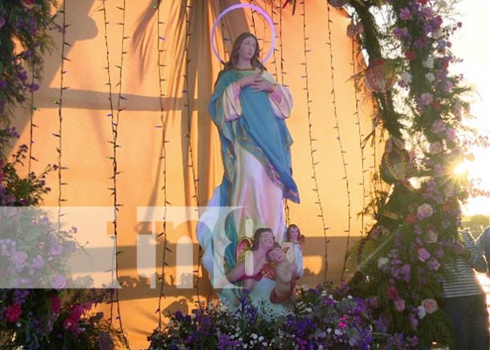 Empresa Portuaria Nacional celebra purísima acuática en el Lago Xolotlán, Managua