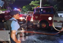 ¡A la intemperie! Varilla de cuete posible causa de un voraz incendio en Managua Varilla de cuete posible causa de un voraz incendio en Managua