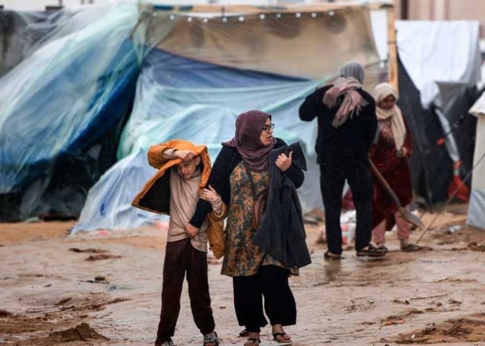 Foto: Gaza bajo lluvias y bombas /cortesía
