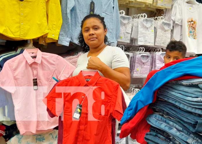 1 Foto: Todo un éxito las Noches de Compras desde el mercado de Granada / TN8