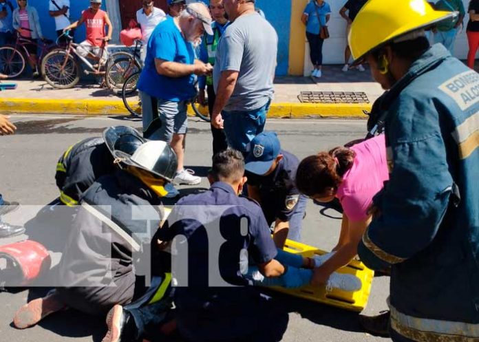 1 Foto: Taxista manda al hospital a pareja de la tercera edad en Granada / TN8