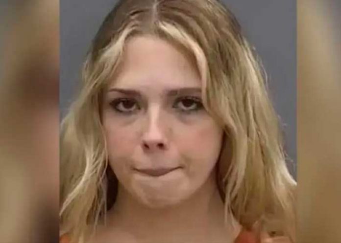 Fingió ser adolescente para abusar de alumnos de secundaria