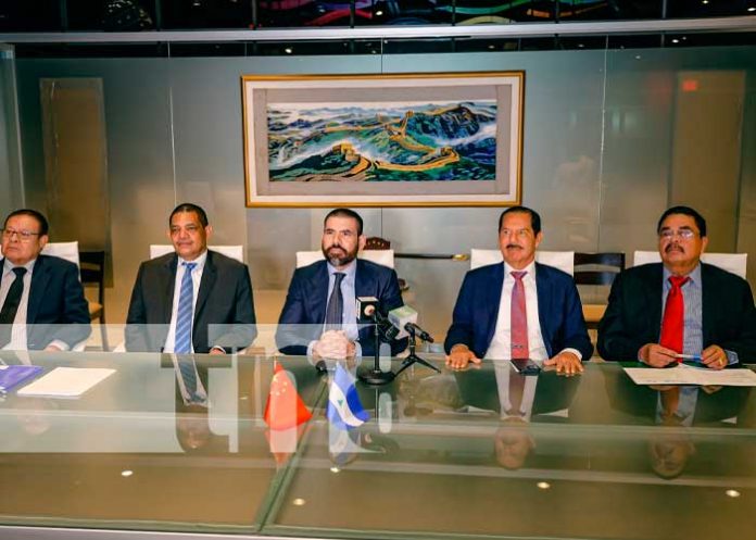 1 Foto: Nicaragua y China acuerdan financiamiento en monedas locales para el aeropuerto Punta Huete y una central de combustible / TN8