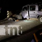 Foto: Conductor de camioneta lesionado al estrellarse contra un puente en sector El Naranjito / TN8