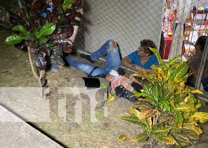 Joven motociclista sufre accidente tras perder el control en Juigalpa