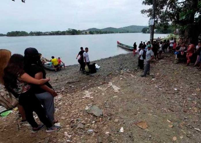 1 Foto: Naufragio mortal en Ecuador /cortesía