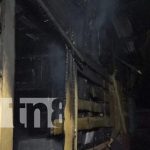 Bomberos sofocan fuertes llamas en una vivienda en Bilwi Foto: Bomberos sofocan fuertes llamas en una vivienda en Bilwi