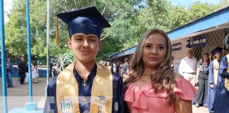 Foto: ¡Todo un éxito! Bachilleres culminan una etapa más en su vida académica/TN8