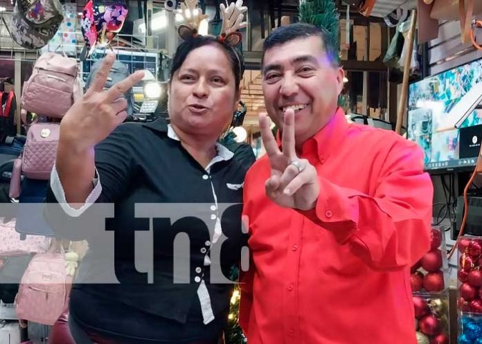 Foto: Mercados de llenos de productos navideños /TN8