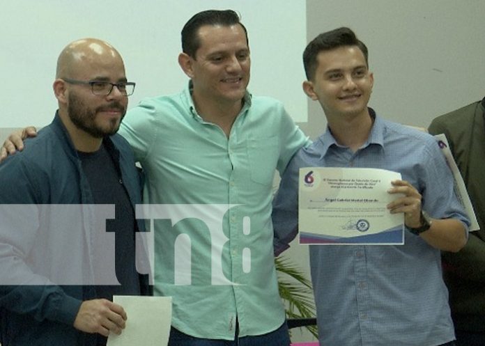 Estudiantes de comunicación de la UNAN-Managua son reconocidos en sus prácticas