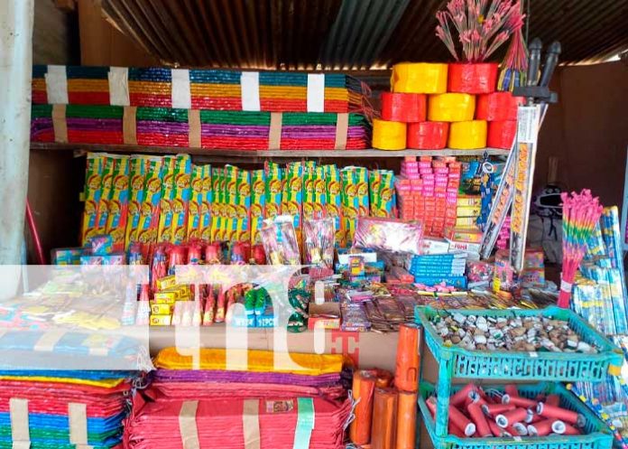 Foto: Comerciantes de pólvora con grandes expectativas de ventas para este cierre de año/Tn8