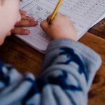 Viral por pedirle ayuda a Alexa para resolver tarea de matemáticas Viral por pedirle ayuda a Alexa para resolver tarea de matemáticas