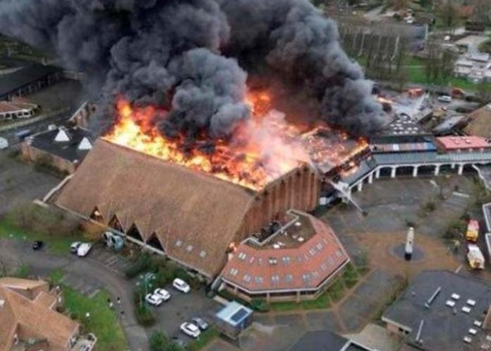 Foto: Incendio en Francia: Tragedia Golpea al Pabellón del BCM Gravelines-Dunkerque  /cortesía